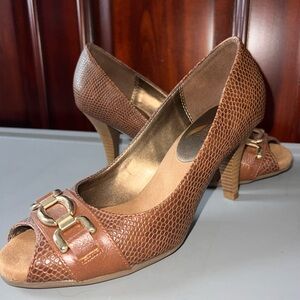 Aerosoles Good Lux Peep-toe Pumps